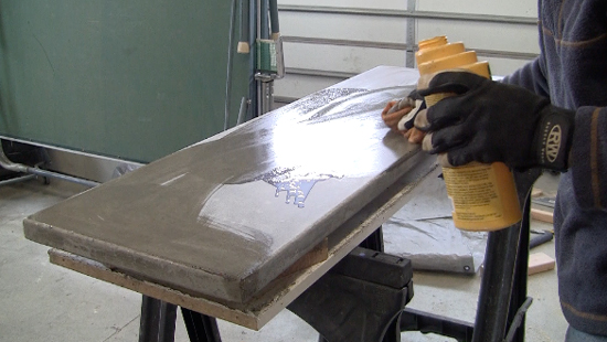 apply-sealer-to-concrete-table