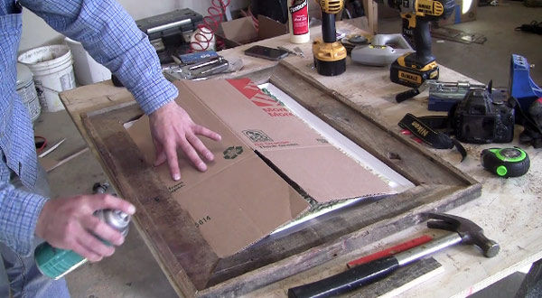 how-to-seal-a-pallet-picture-frame