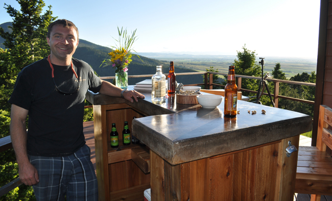 DIY-PETE-at-Patio-Bar