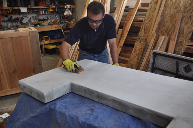 sanding-a-concrete-counter