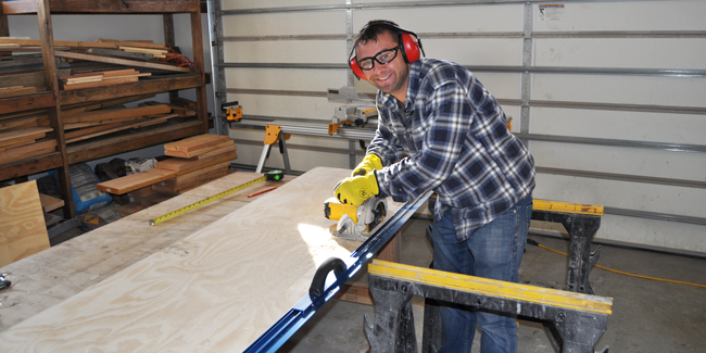 How to cut a 4x8 sheet of plywood