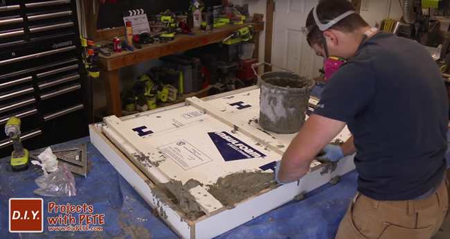 Fill concrete in mold