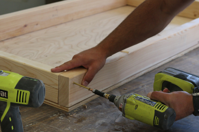 assembling-cornhole-boards