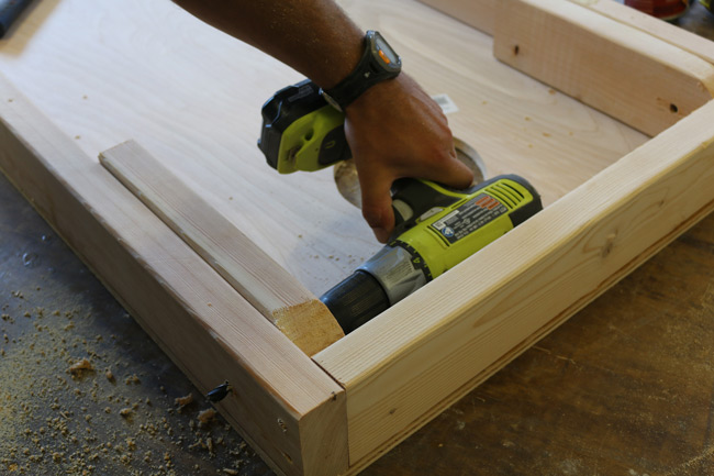 cornhole-board-legs