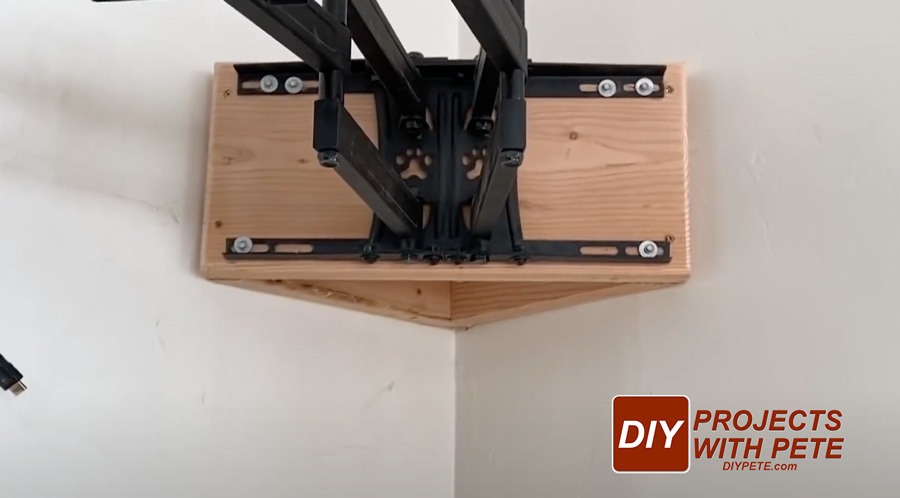 corner bracket for tv